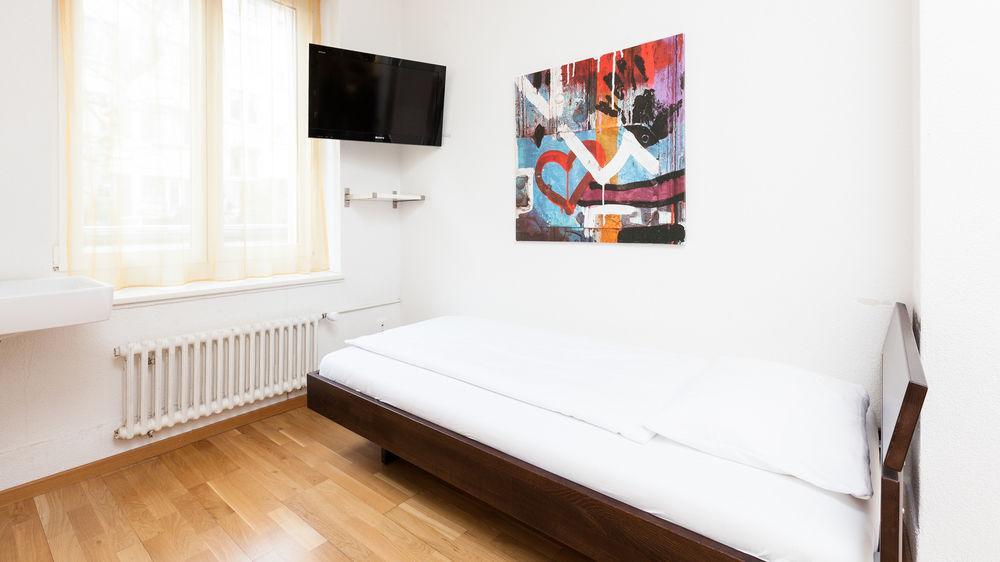Swiss Star Guesthouse Oerlikon - Contactless Self Check-In Zurich Ngoại thất bức ảnh